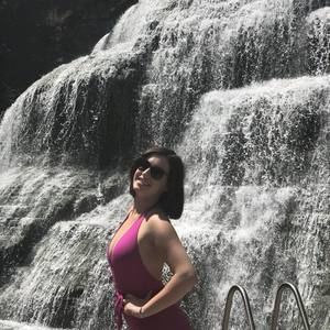 Meet your Posher, Elise